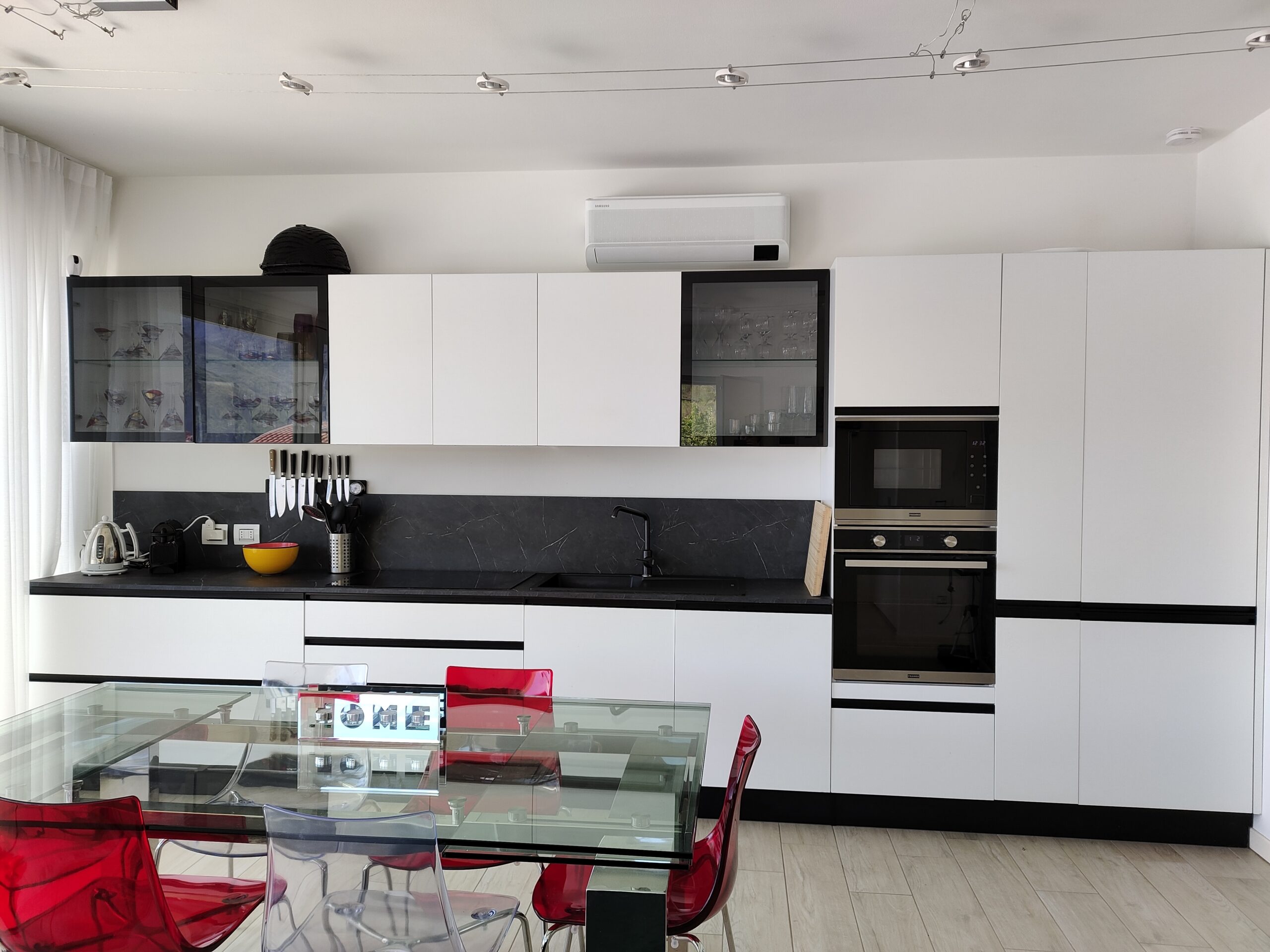 Sleek kitchen design in a Fabula Home Rental property with modern amenities