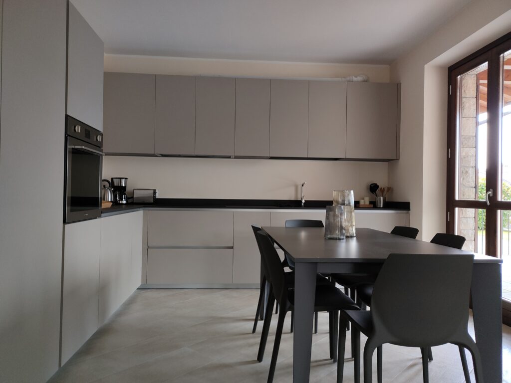 Sleek and modern kitchen in Fabula Home Rental's Iseo residence